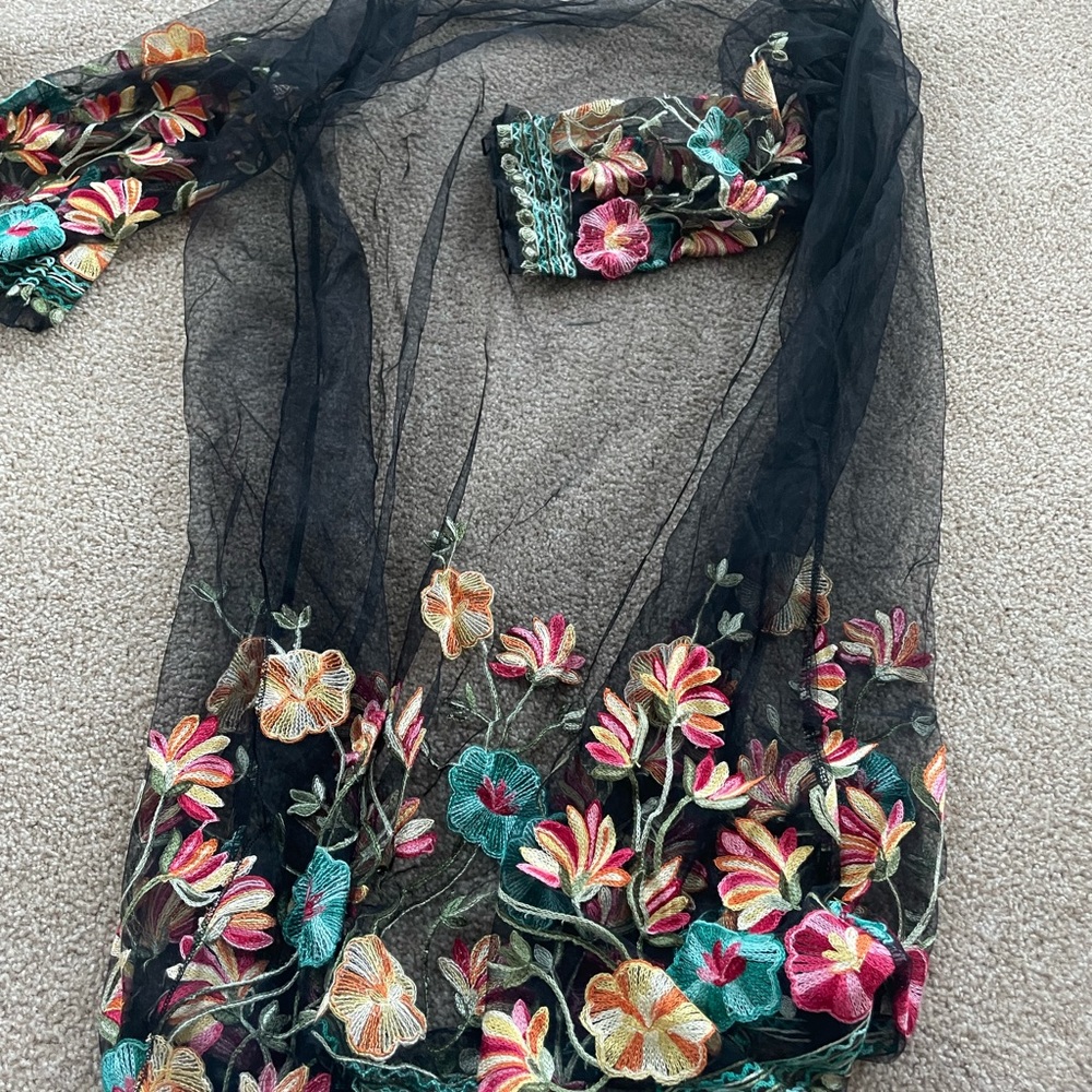 EMBROIDERED COVERUP